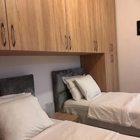 Rams 2 Apartment *