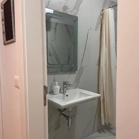 Rams 2 Apartment